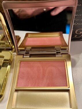 Elizabeth Arden Blush: blushing mauve - missing brush